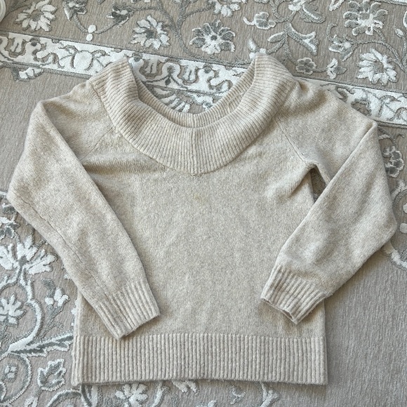 H&M V-neck Knit Sweater - Picture 2 of 4